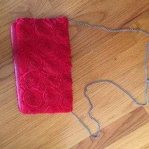 Rose detailed clutch